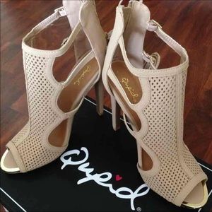 Qupid heels - size: 8.5 - Brand New
